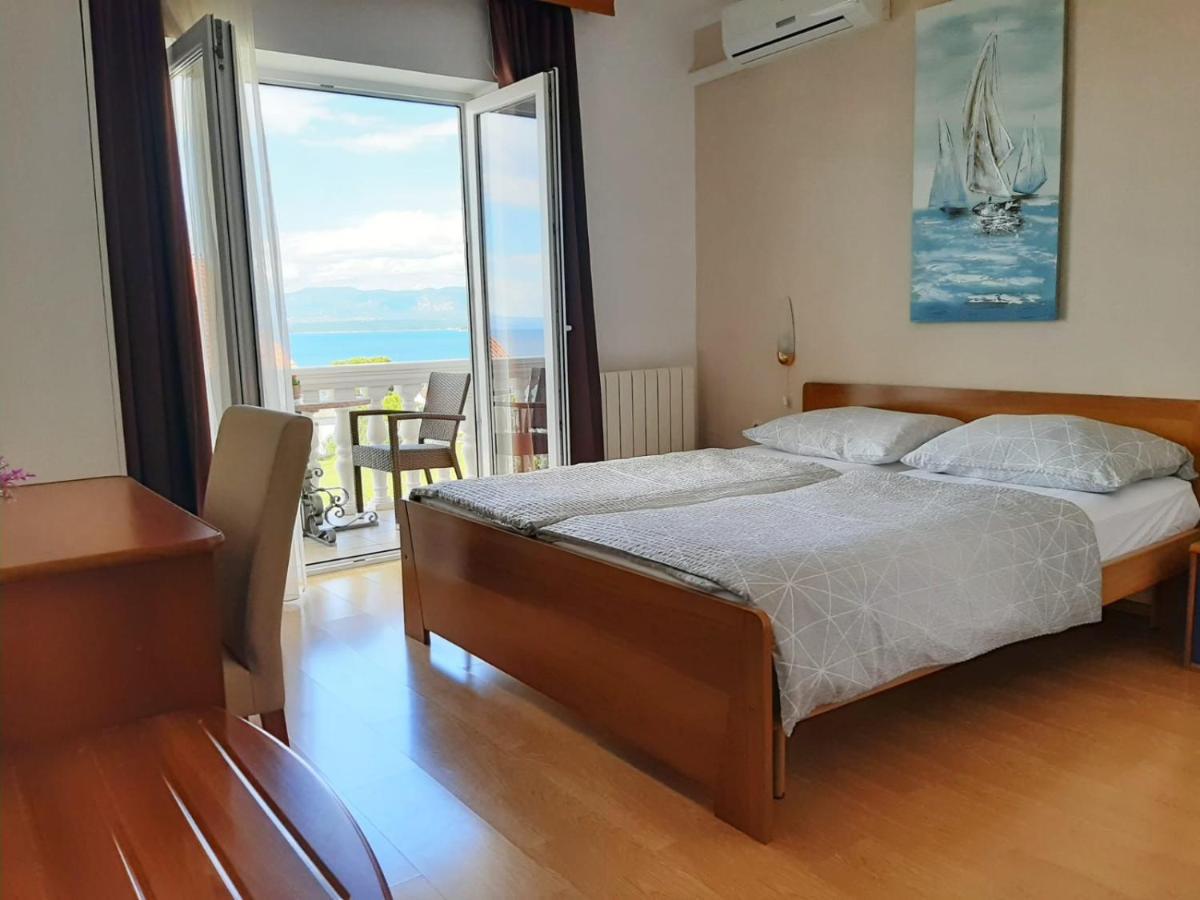 Guest House Katarina Malinska Bagian luar foto