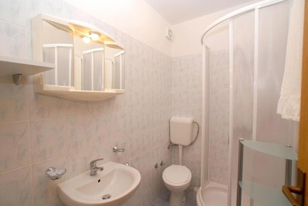 Guest House Katarina Malinska Ruang foto