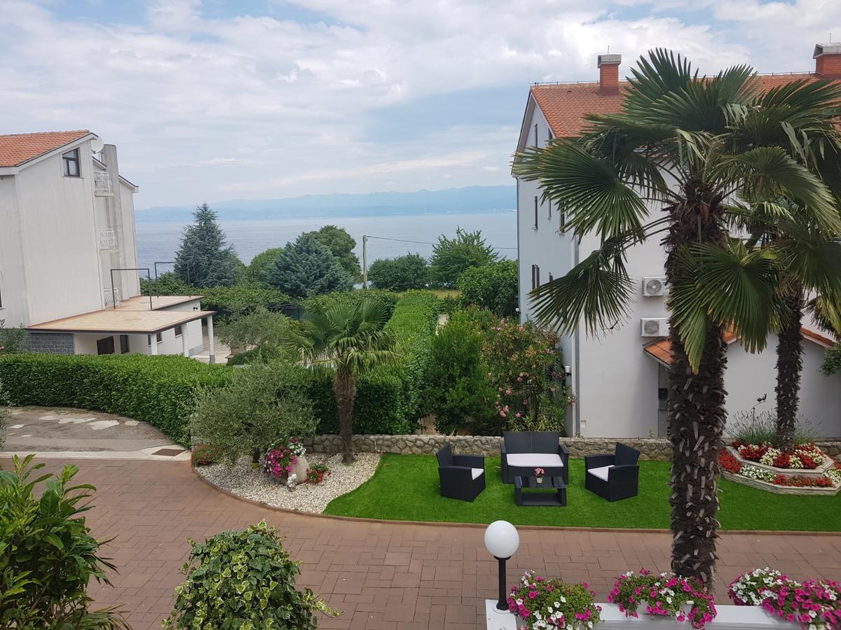 Guest House Katarina Malinska Bagian luar foto